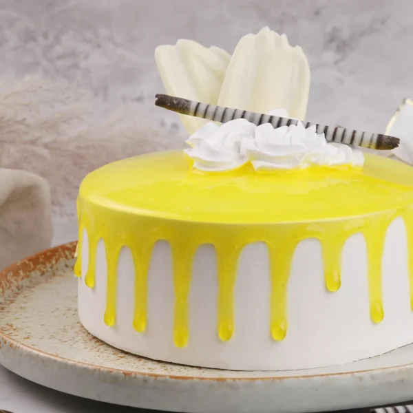 Pineapple Paradise Cake - Image 4
