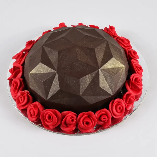 Red Roses Dome Pinata Cake - Image 3