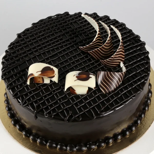 Rich Chocolate Splash Cake - Image 3